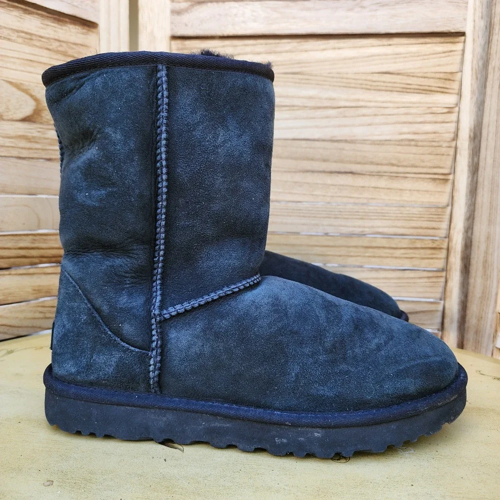 UGG Sz 9 Black Y2K Suede Classic Short II Boots Early 2000s Cozy Warm Winter